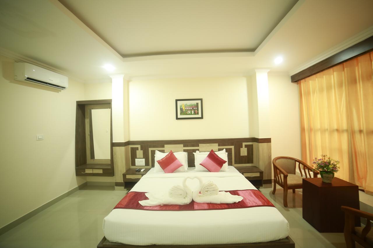 Hotel Horizon International Tullipurmbu エクステリア 写真