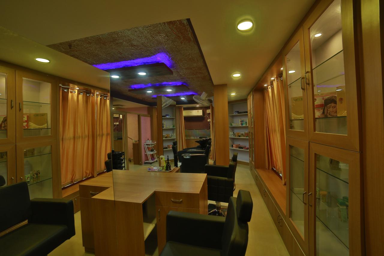 Hotel Horizon International Tullipurmbu エクステリア 写真