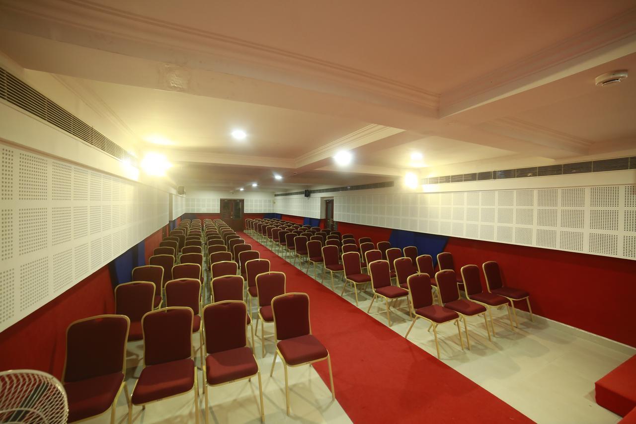 Hotel Horizon International Tullipurmbu エクステリア 写真