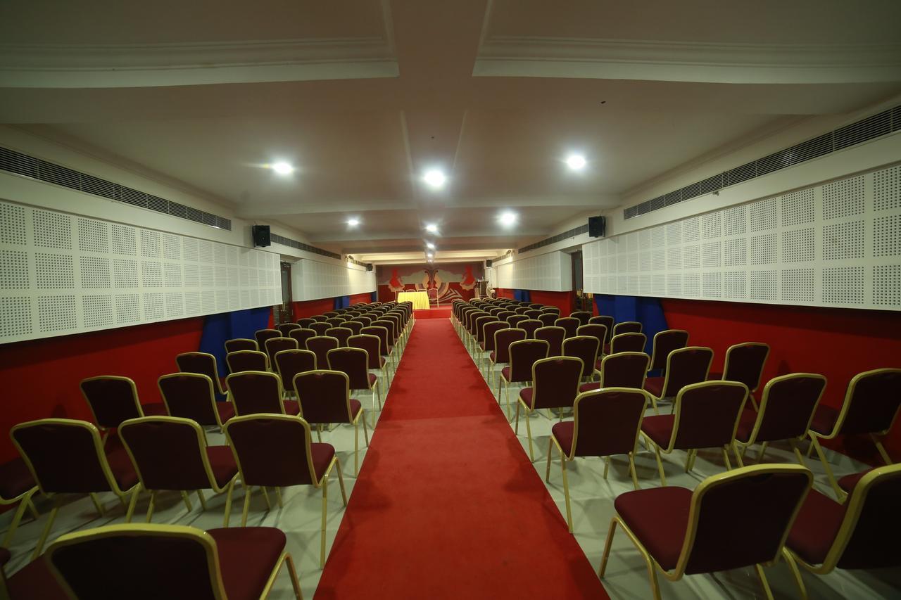 Hotel Horizon International Tullipurmbu エクステリア 写真